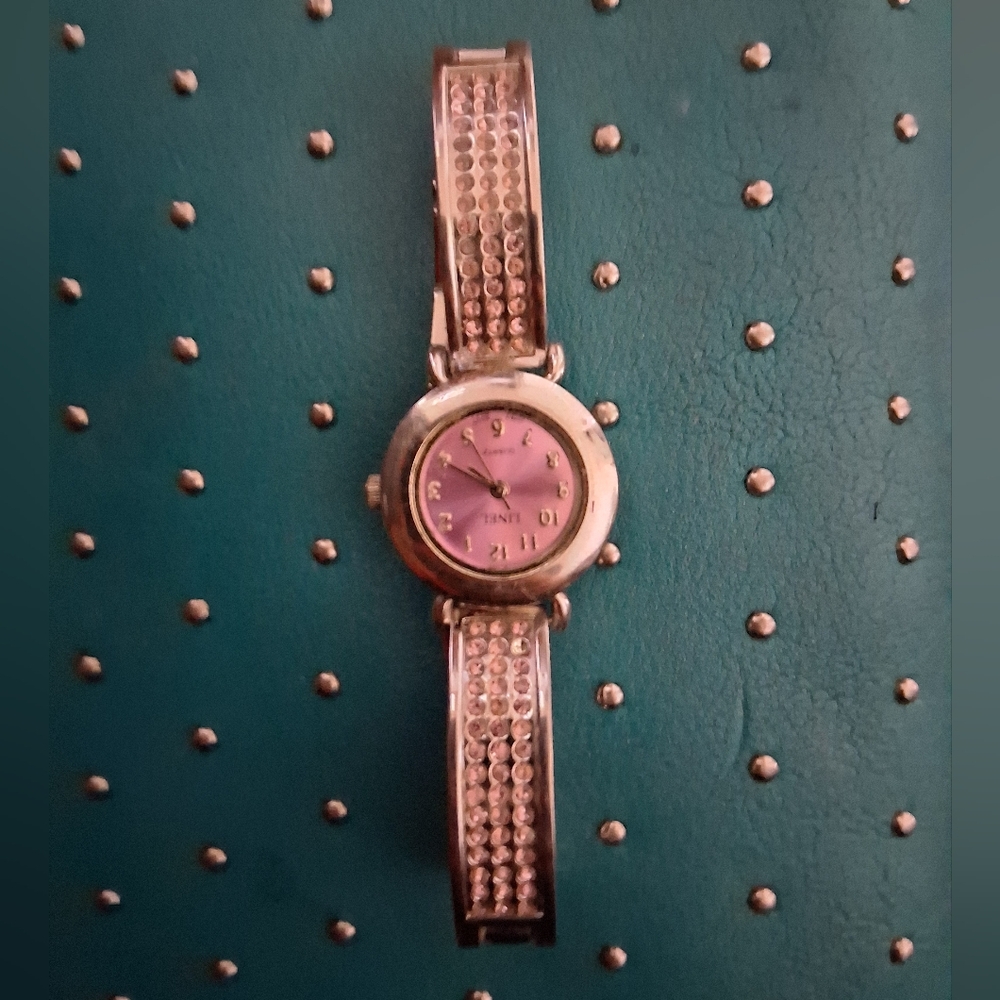 Lilac bracelet watch